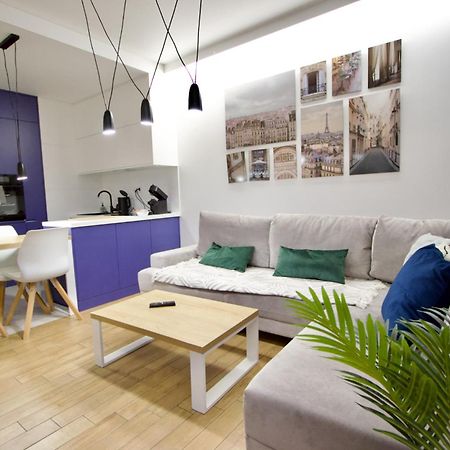Wola Blue Modern Apartment วอร์ซอ ภายนอก รูปภาพ