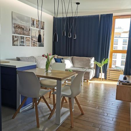 Wola Blue Modern Apartment วอร์ซอ ภายนอก รูปภาพ